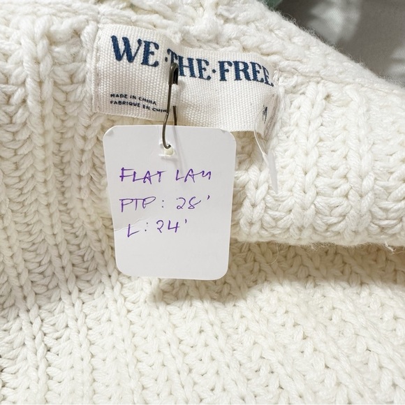 Free People We The Free Ivory V Neck Chunky Knit Pullover Sweater M - Picture 8 of 8